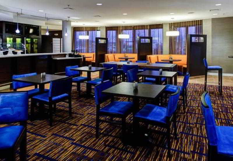 Courtyard Atlanta Airport West 3*