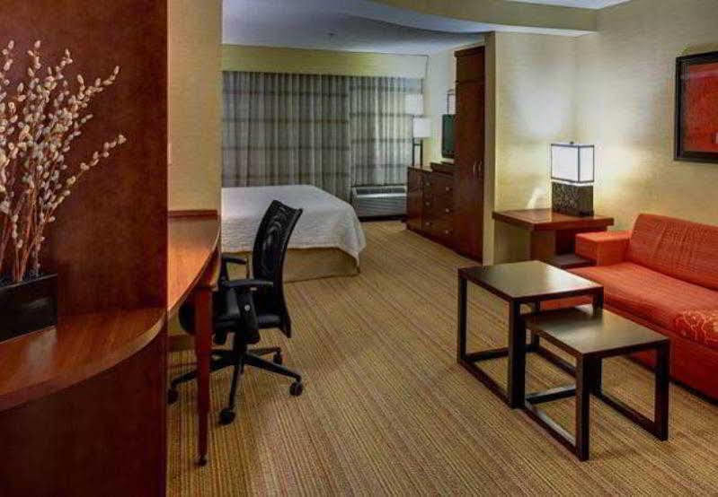 Courtyard Atlanta Airport West 3* College Park