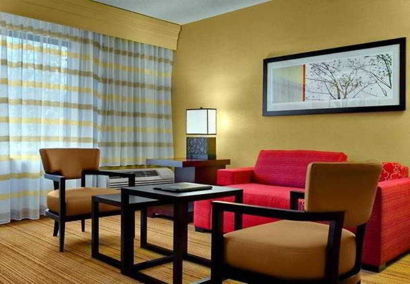Courtyard Atlanta Airport West 3* College Park