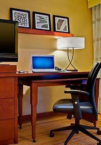 Courtyard Atlanta Airport West Hotel 3*