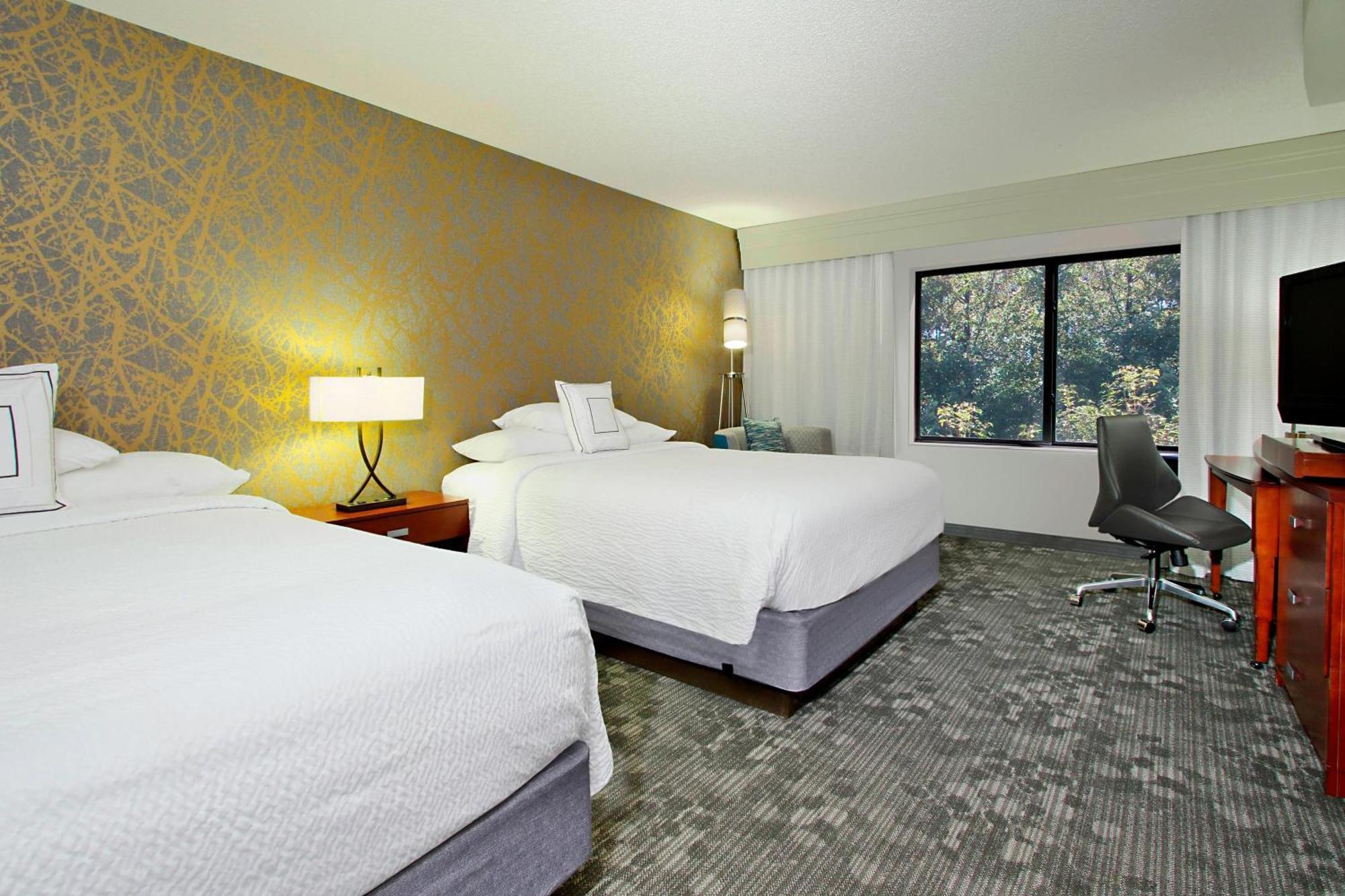 Courtyard Atlanta Airport West 3*