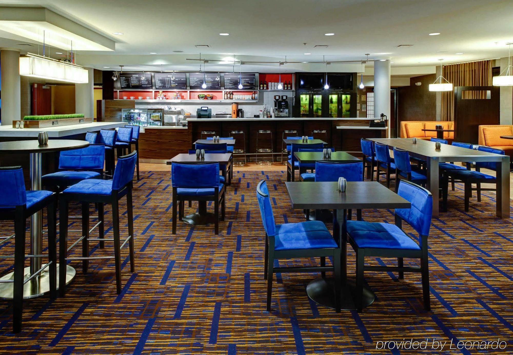 Courtyard Atlanta Airport West Hotel 3*